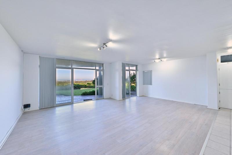 3 Bedroom Property for Sale in Dolphin Beach Western Cape